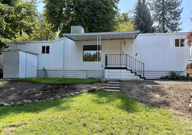 Photo 3 of Manufactured home for sale at 3231 W Boone 519, Spokane, WA 99201 | MLS# 202619636 | Listing updated on 2026-09-22
