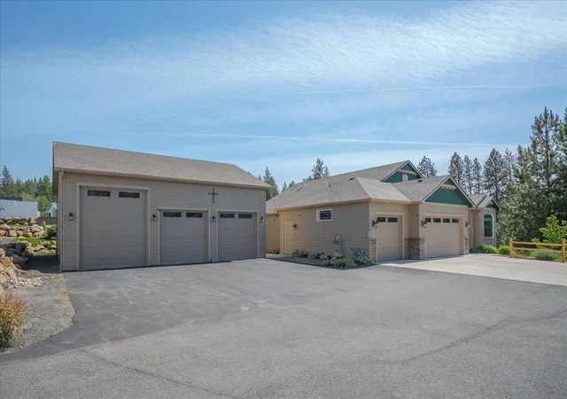 Photo 3 of Single family home for sale at 2818 S Sonora Dr, Spokane Valley, WA 99037 | MLS# 202619645 | Listing updated on 2026-10-19