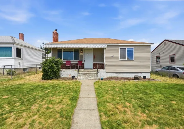 Photo 1 of Single family home for sale at 1207 E Lacrosse Ave, Spokane, WA 99207 | MLS# 202619689 | Listing updated on 2026-07-20