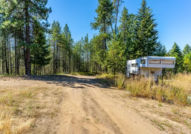 Photo 3 of Sale Pending at 1101 Scotia Rd, Newport, WA 99156 | MLS# 202619717 | Listing updated on 2026-07-22