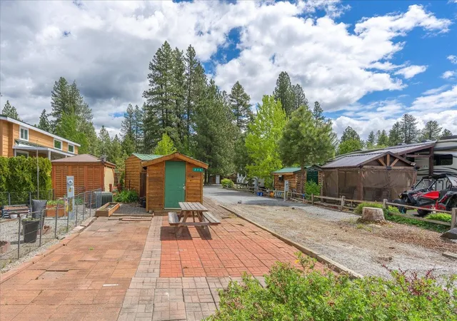Homes for sale in Usk, WA | 275 N Tall Pine Loop, Usk, WA 99180 | MLS# 202619742