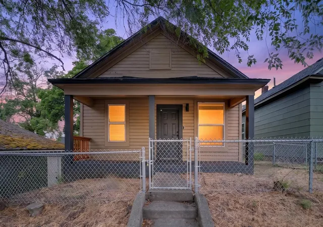 Photo 1 of Single family home for sale at 1507 N Maple St, Spokane, WA 99201 | MLS# 202619775 | Listing updated on 2026-09-03