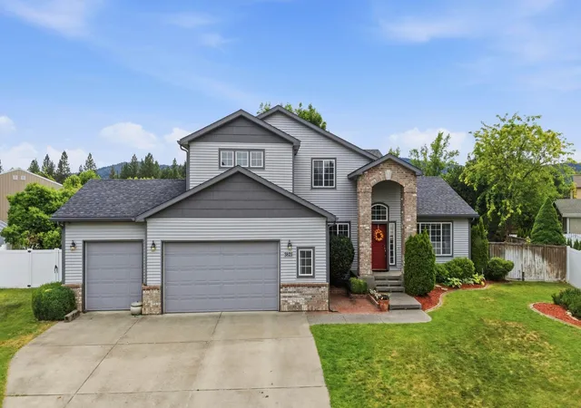 1st image of 3825 S Bates Ct, Spokane, WA 99206 | MLS# 202619790