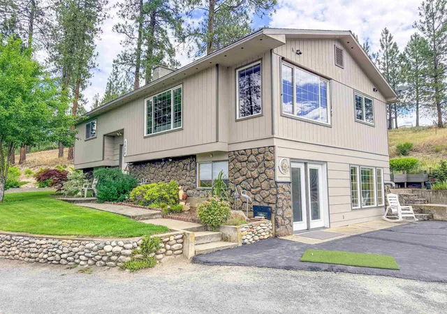 Homes for sale in Kettle Falls, WA | 1338 W Old Kettle Rd, Kettle Falls, WA 99141 | MLS# 202619797