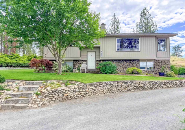 Homes for sale in Kettle Falls, WA | 1338 W Old Kettle Rd, Kettle Falls, WA 99141 | MLS# 202619797