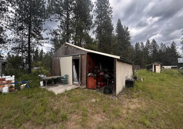 Homes for sale in Elk, WA | 41724 N Newport Hwy, Elk, WA 99009 | MLS# 202619801