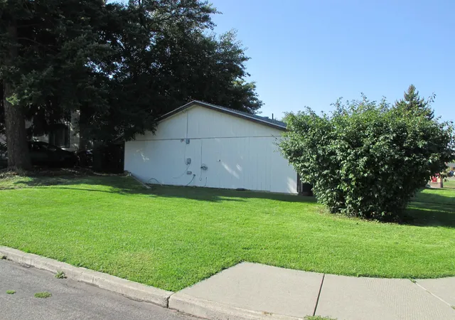 Photo 3 of Multi family home for sale at 1902 E Everett Ave, Spokane, WA 99207 | MLS# 202619809 | Listing updated on 2026-10-06