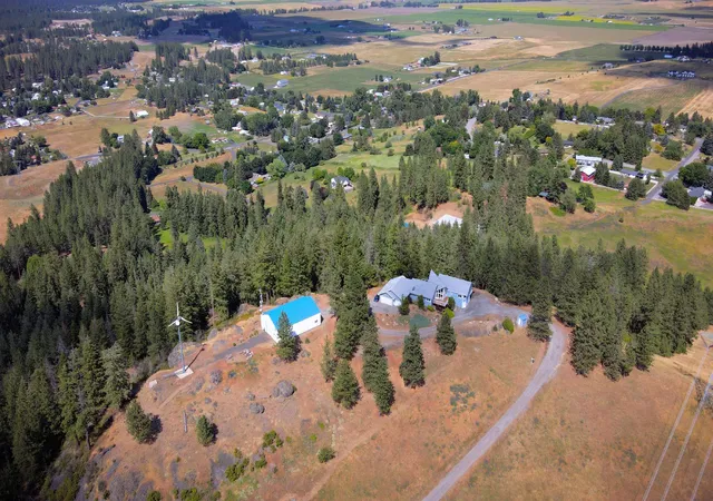 3rd image of 3924 E Sorrel Ln, Mead, WA 99021 | MLS# 202619838