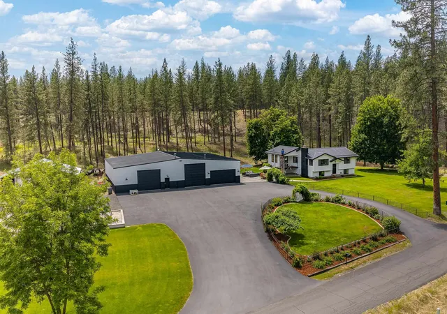 Homes for sale in Nine Mile Falls, WA | 9427 N Riverside Park Dr, Nine Mile Falls, WA 99026 | MLS# 202619839