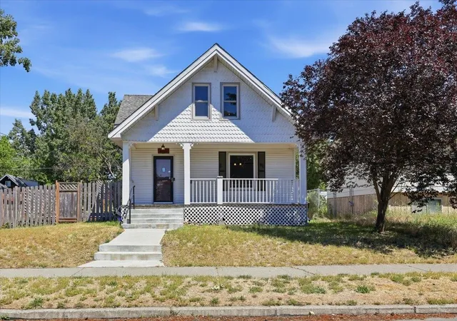 1st image of 1903 E Glass Ave, Spokane, WA 99207 | MLS# 202619848