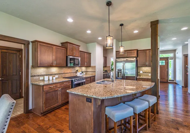 4th image of 2120 S Selkirk Dr, Spokane Valley, WA 99016 | MLS# 202619851