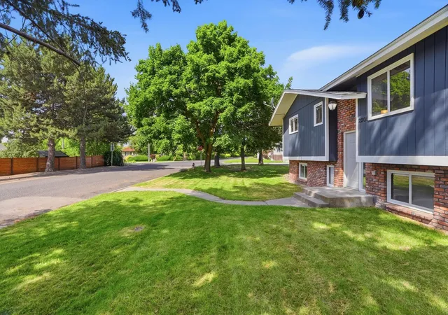 3rd image of 2205 E 49Th Ave, Spokane, WA 99223 | MLS# 202619862