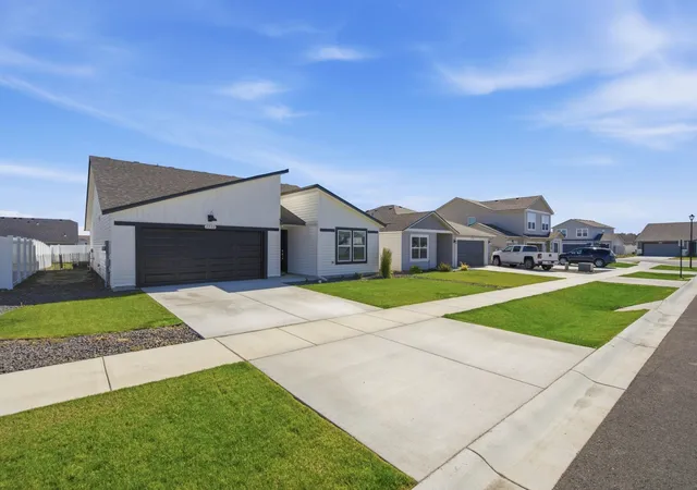 Photo 1 of Single family home for sale at 1712 E B St, Deer Park, WA 99006 | MLS# 202619867 | Listing updated on 2026-08-30