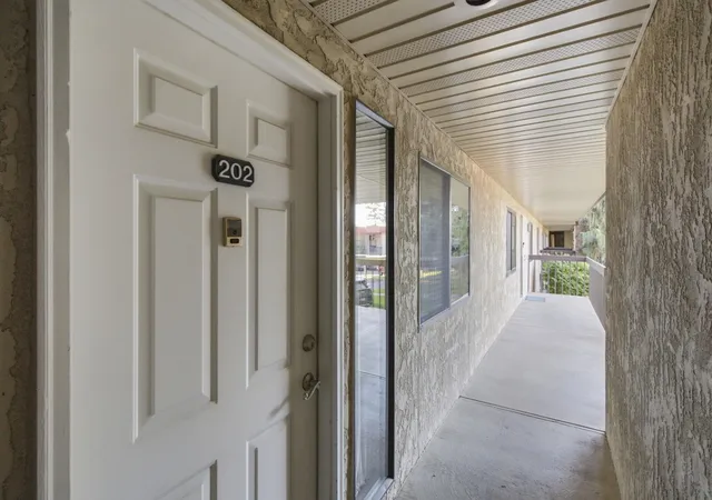 3rd image of 164 S Coeur D Alene C202 St, Spokane, WA 99201 | MLS# 202619893