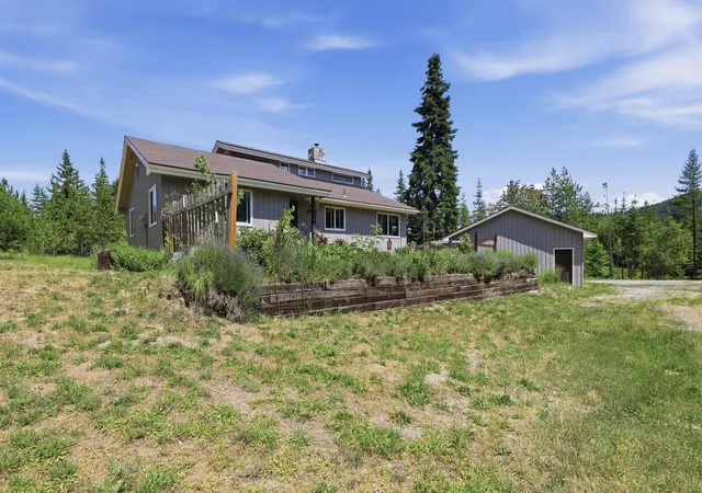 4th image of 851 Balcom Rd, Newport, WA 99156 | MLS# 202619905