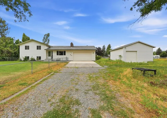 1st image of 414 S Henry Rd, Greenacres, WA 99016 | MLS# 202619911