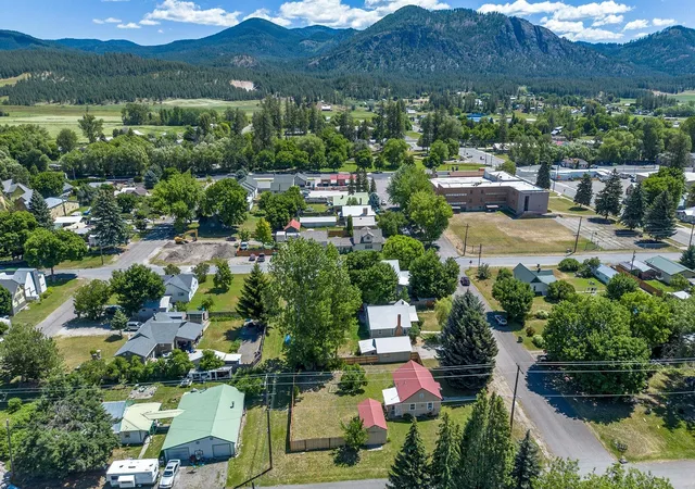 43rd image of 208 W Jenkins Ave, Chewelah, WA 99109 | MLS# 202619930