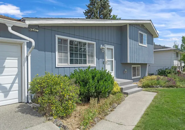 Homes for sale in Spokane Valley, WA | 12511 E 30th Ave, Spokane Valley, WA 99216 | MLS# 202619947
