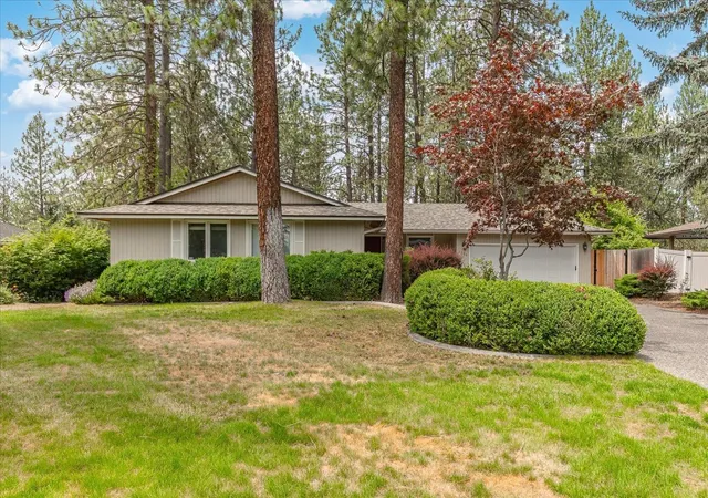 Homes for sale in Spokane, WA | 1006 W Bellwood Dr, Spokane, WA 99218 | MLS# 202619948
