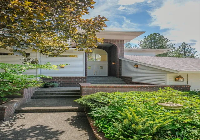 Photo 3 of Sale Pending at 4215 S Madison Rd, Spokane Valley, WA 99206 | MLS# 202619956 | Listing updated on 2026-10-04