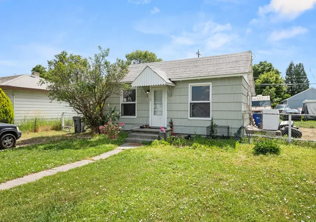 Homes for sale in Spokane Valley, WA | 4512 E 2nd Ave, Spokane Valley, WA 99212 | MLS# 202619964