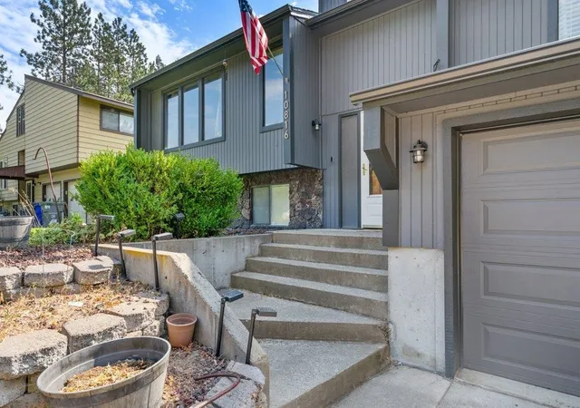 Photo 2 of Sale Pending at 10816 E 31st Avenue, Spokane Valley, WA 99206 | MLS# 202619974 | Listing updated on 2026-09-20