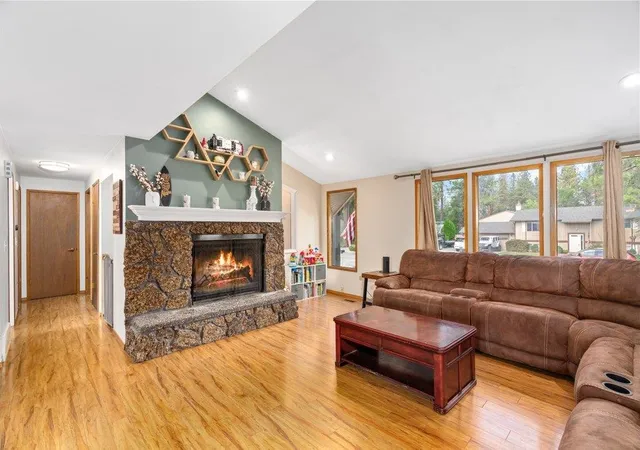 Photo 3 of Sale Pending at 10816 E 31st Avenue, Spokane Valley, WA 99206 | MLS# 202619974 | Listing updated on 2026-09-20