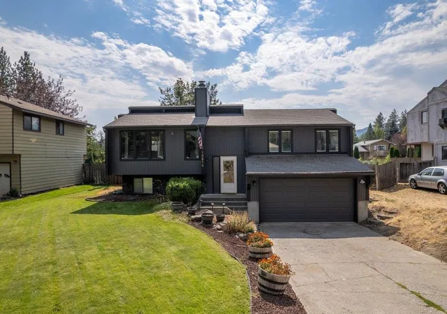 Homes for sale in Spokane Valley, WA | 10816 E 31st Ave, Spokane Valley, WA 99206 | MLS# 202619974