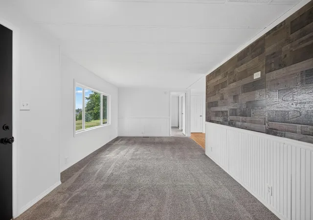 Photo 3 of Manufactured home for sale at 10215 E Day Mt Spokane Rd, Mead, WA 99021 | MLS# 202619984 | Listing updated on 2026-10-01