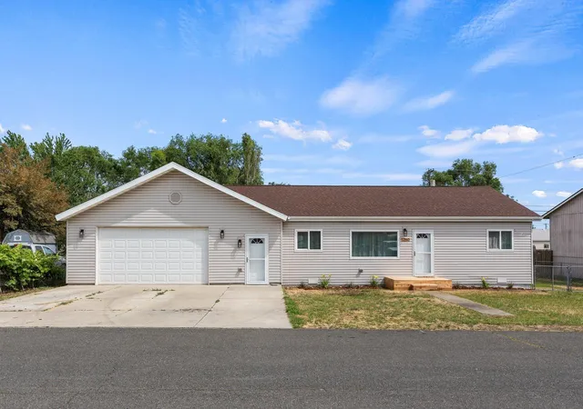 Homes for sale in Airway Heights, WA | 12510 W 13th Ave, Airway Heights, WA 99001 | MLS# 202619986