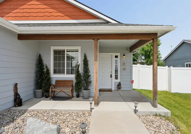 1st image of 1609 E Marilyn Cir, Deer Park, WA 99006 | MLS# 202619988