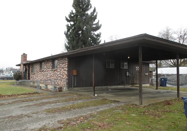 Photo 3 of Multi family home for sale at 557 E Broad Ave, Spokane, WA 99203 | MLS# 202620045 | Listing updated on 2026-10-06