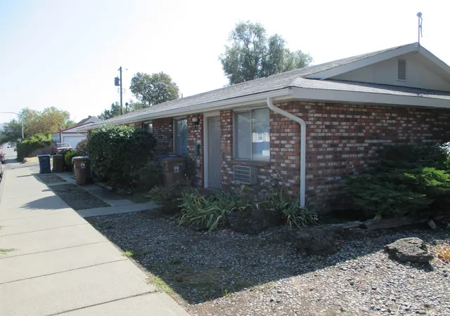 Photo 1 of Multi family home for sale at 2004 E Rowan Ave, Spokane, WA 99207 | MLS# 202620050 | Listing updated on 2026-10-06