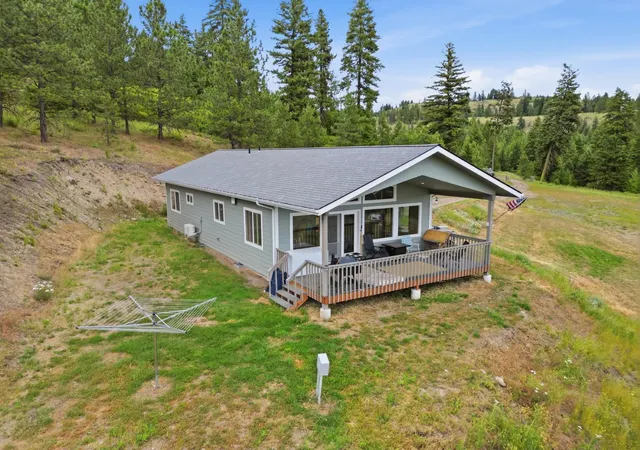 Photo 1 of Sale Pending at 292 E Knob Hl Rd, Republic, WA 99166 | MLS# 202620092 | Listing updated on 2026-09-25
