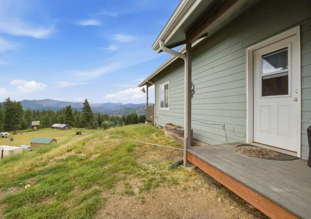 Homes for sale in Republic, WA | 292 E Knob Hill E Rd, Republic, WA 99166 | MLS# 202620092