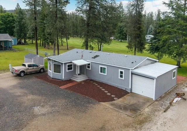 2nd image of 178 E Trappers Loop, Chewelah, WA 99109 | MLS# 202620096