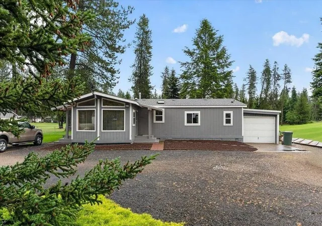 3rd image of 178 E Trappers Loop, Chewelah, WA 99109 | MLS# 202620096