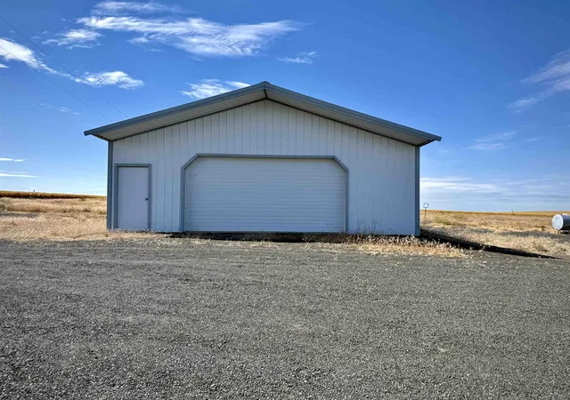 Photo 3 of Manufactured home for sale at 7603 N Coyote Hts Rd, Odessa, WA 99159 | MLS# 202620129 | Listing updated on 2026-07-07
