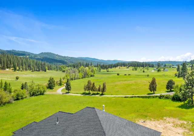 5th image of 19490 N Madison Rd, Mead, WA 99021 | MLS# 202620131