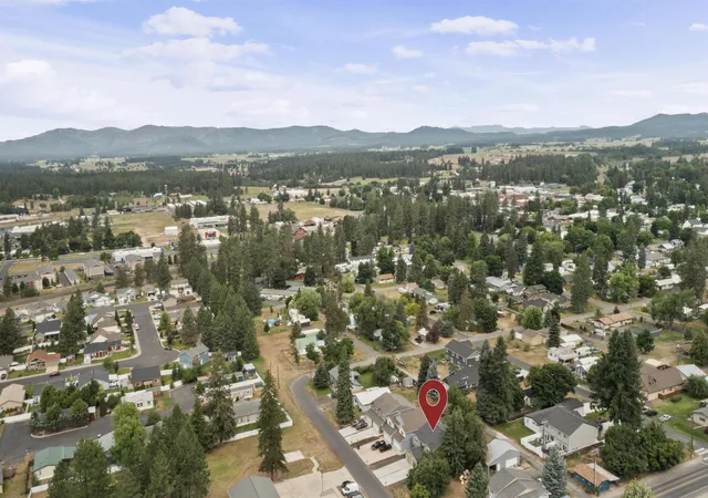 4th image of 419 E E St, Deer Park, WA 99006 | MLS# 202620136
