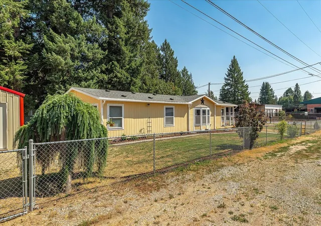 3rd image of 104 N Stevens Ave, Deer Park, WA 99006 | MLS# 202620150