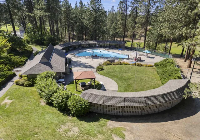 4th image of 912 W Bellwood Dr, Spokane, WA 99218 | MLS# 202620161