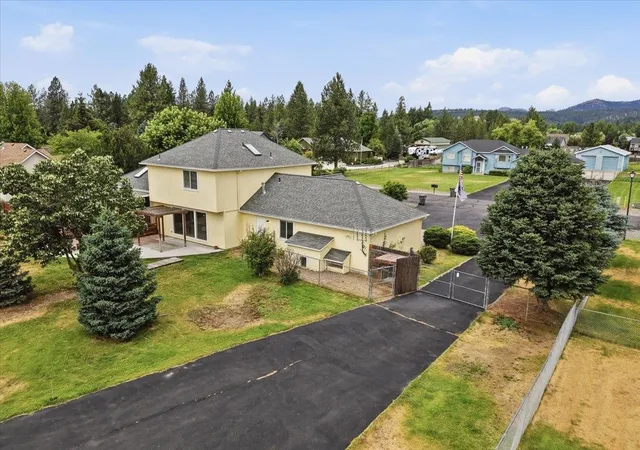 Homes for sale in Nine Mile Falls, WA | 17659 N Sunnyvale Dr, Nine Mile Falls, WA 99026 | MLS# 202620270