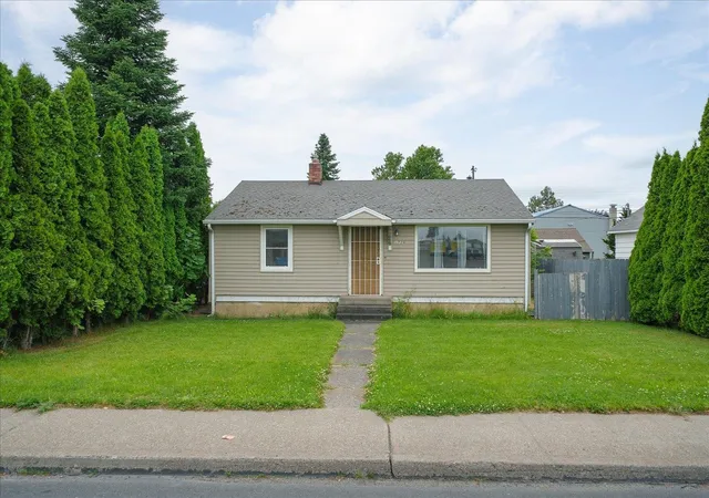 Homes for sale in Spokane, WA | 1720 E Francis Ave, Spokane, WA 99208 | MLS# 202620281
