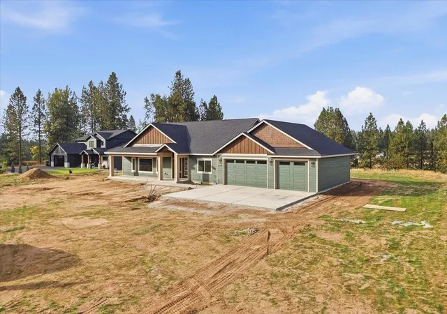 Photo 3 of Single family home for sale at 31910 N Zander Ln, Chattaroy, WA 99003 | MLS# 202620282 | Listing updated on 2026-10-14