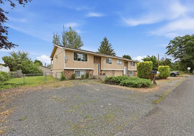 Homes for sale in Spokane Valley, WA | 10117 E Empire Ave, Spokane Valley, WA 99206 | MLS# 202620289
