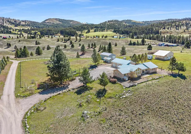 Homes for sale in Republic, WA | 16 Barter Fair Rd, Republic, WA 99166 | MLS# 202620293