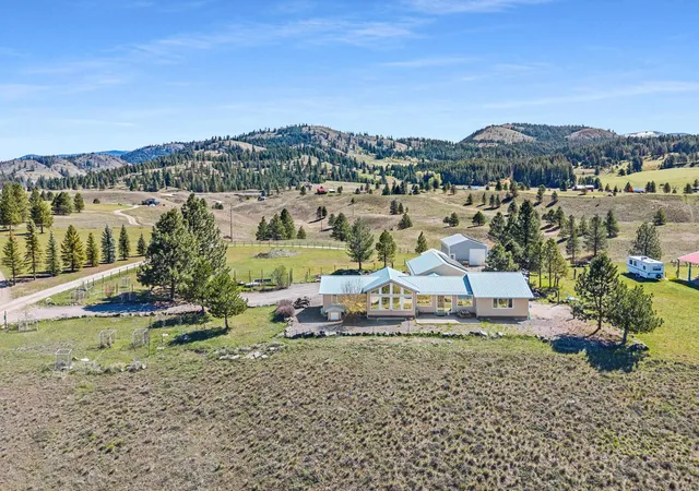 Homes for sale in Republic, WA | 16 Barter Fair Rd, Republic, WA 99166 | MLS# 202620293