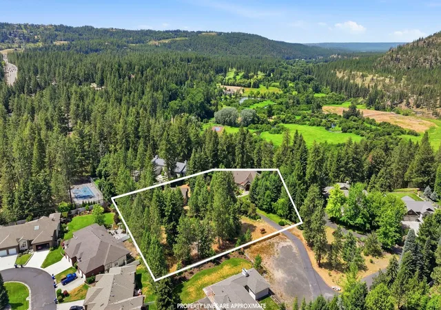 3rd image of 405 W Meadow Ridge Ln, Spokane, WA 99208 | MLS# 202620308