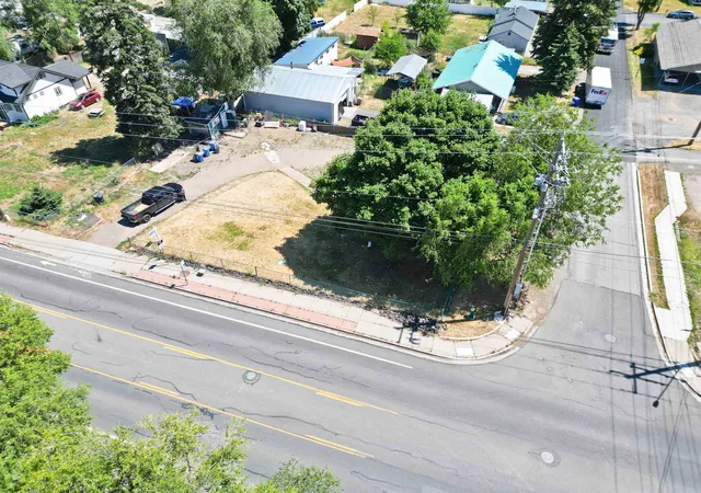 Homes for sale in Spokane, WA | 6702 N Crestline St, Spokane, WA 99207 | MLS# 202620318